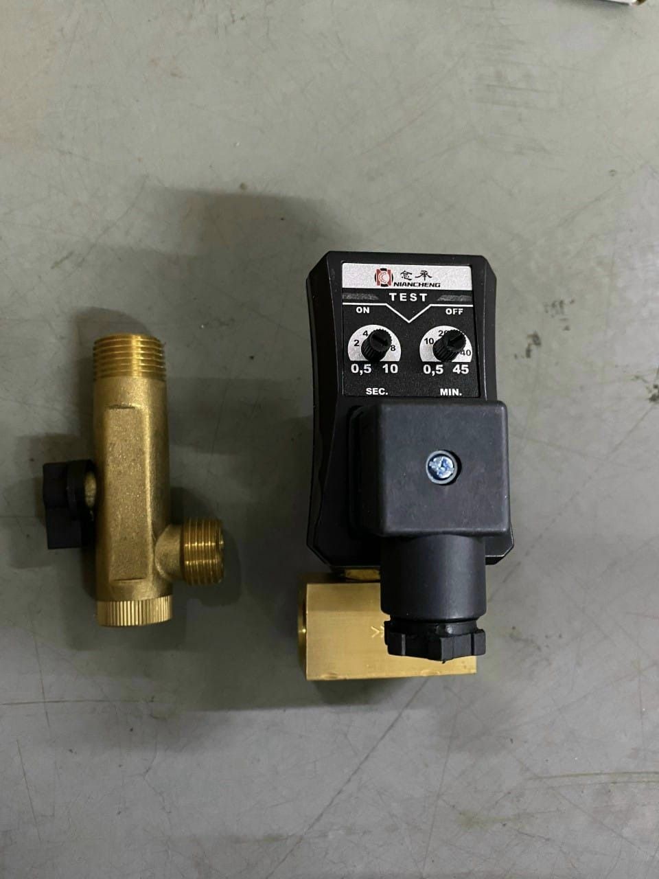Bộ xả nước tự động bằng điện